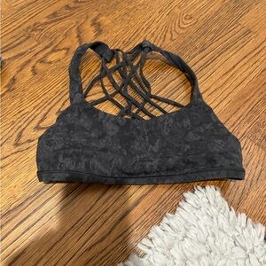 Lululemon free to be bra